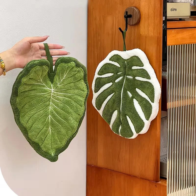 Microfiber Leaf Hanging Towel – Absorbent Bathroom & Kitchen Cloth