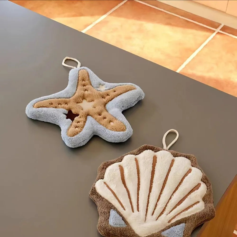 Ocean Shell & Starfish Absorbent Bath Towel | Coastal Sea Life Print