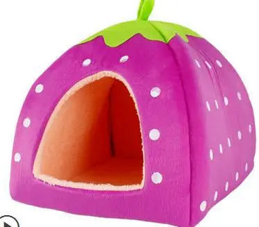 Cama de Peluche de Fresa – Un Refugio Acogedor para Mascotas Pequeñas