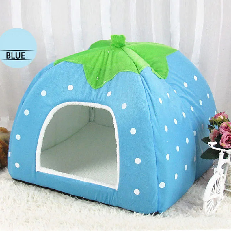 Cama de Peluche de Fresa – Un Refugio Acogedor para Mascotas Pequeñas