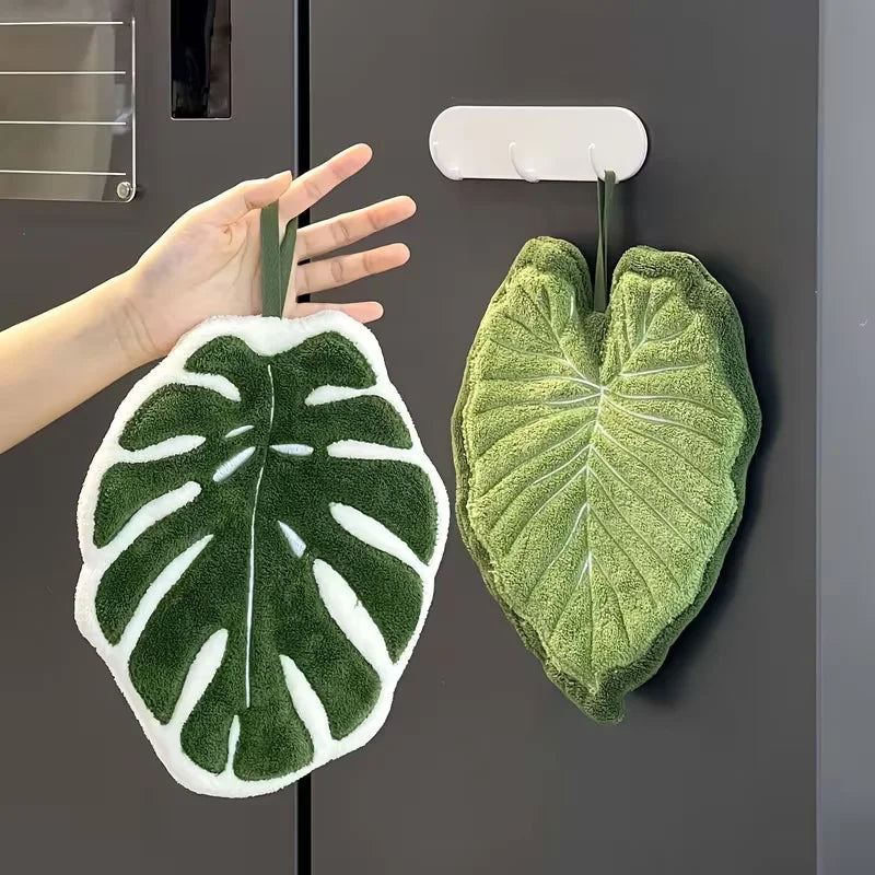 Microfiber Leaf Hanging Towel – Absorbent Bathroom & Kitchen Cloth
