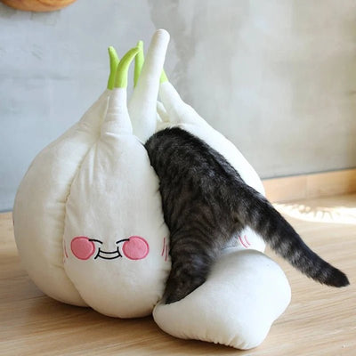 Plushie Garlic Kawaii Pet Bed for pets to 16.5 lbs (7.5 kg) plush toy – – – Image 5 | Plushie Produce