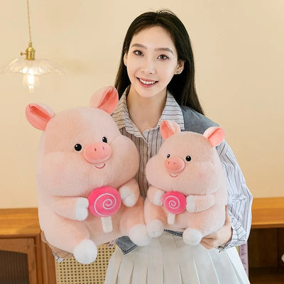 Plushie Lollipop-Holding Pig Plushie, 8-20" | 21-50 cm plush toy – – – Image 5 | Plushie Produce